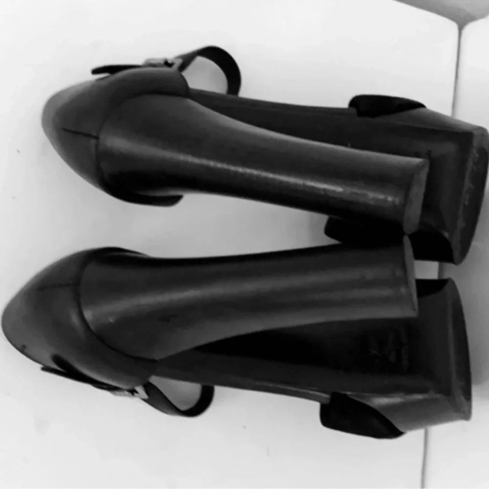Authentic Barney's New York designer suede & leather platform sandals heels 8.5